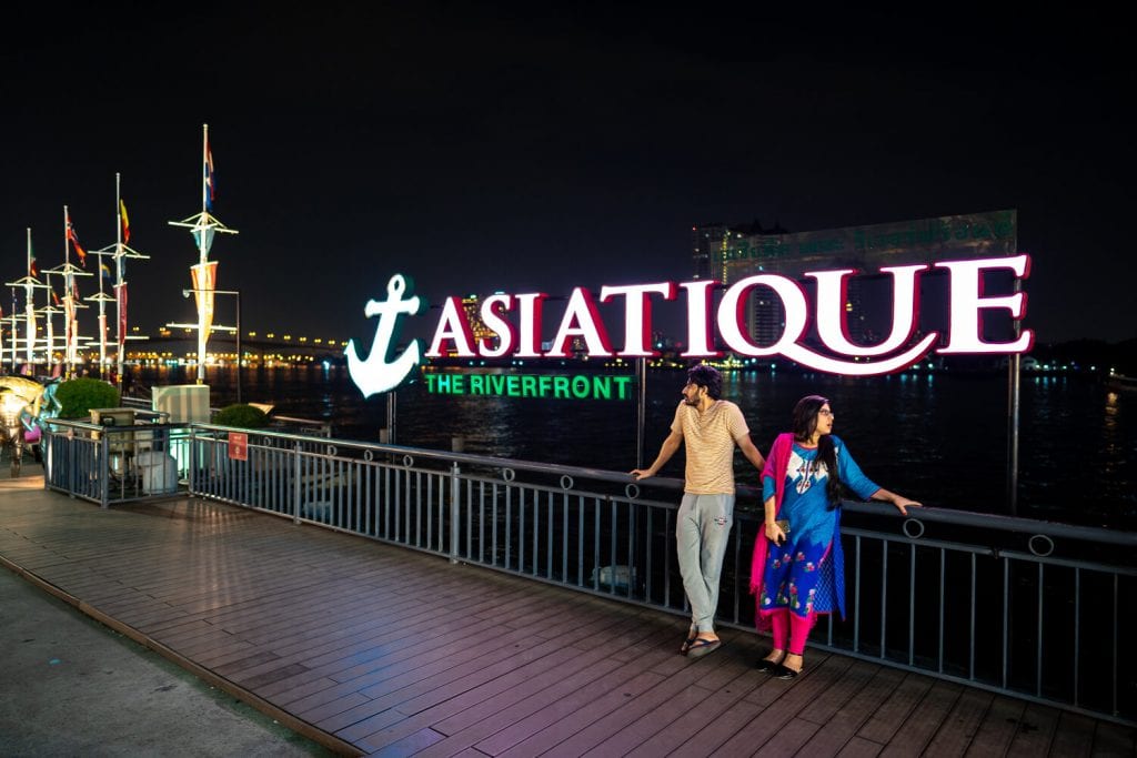 Best Bangkok Market 3: Asiatique, the beautiful water front neon sign